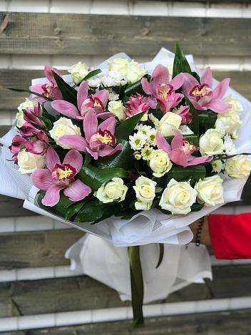 Букет цветов из: Розы и Хризантемы в Александровке