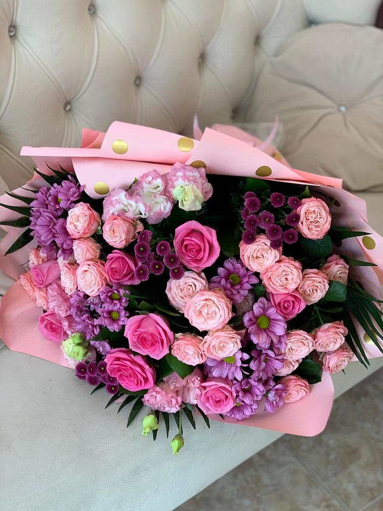 Букет цветов из: Хризантемы, Розы и Лизиантусы в Александровке