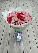 Букет цветов из:  Альстромерии #REPLACE_PRED# Александровке