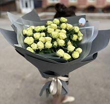 Букет Белые кустовые розы Солинеро в Александровке